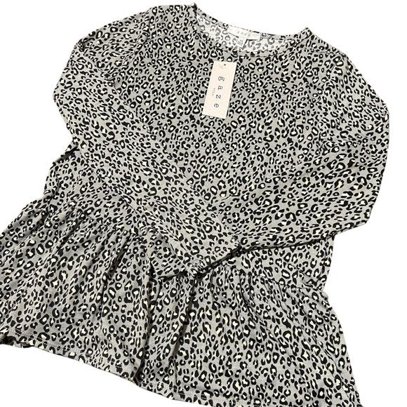 gaze Tops - gaze DTLA - size XS - gray cheetah print peplum top - NWT